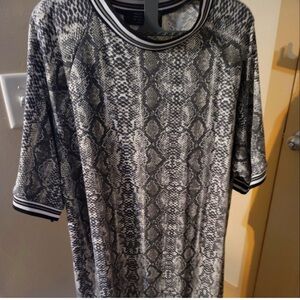 DressedinLALA Snakeskin Ozzy Dress Snakeskin Dress- T-shirt Dress (Roomy)